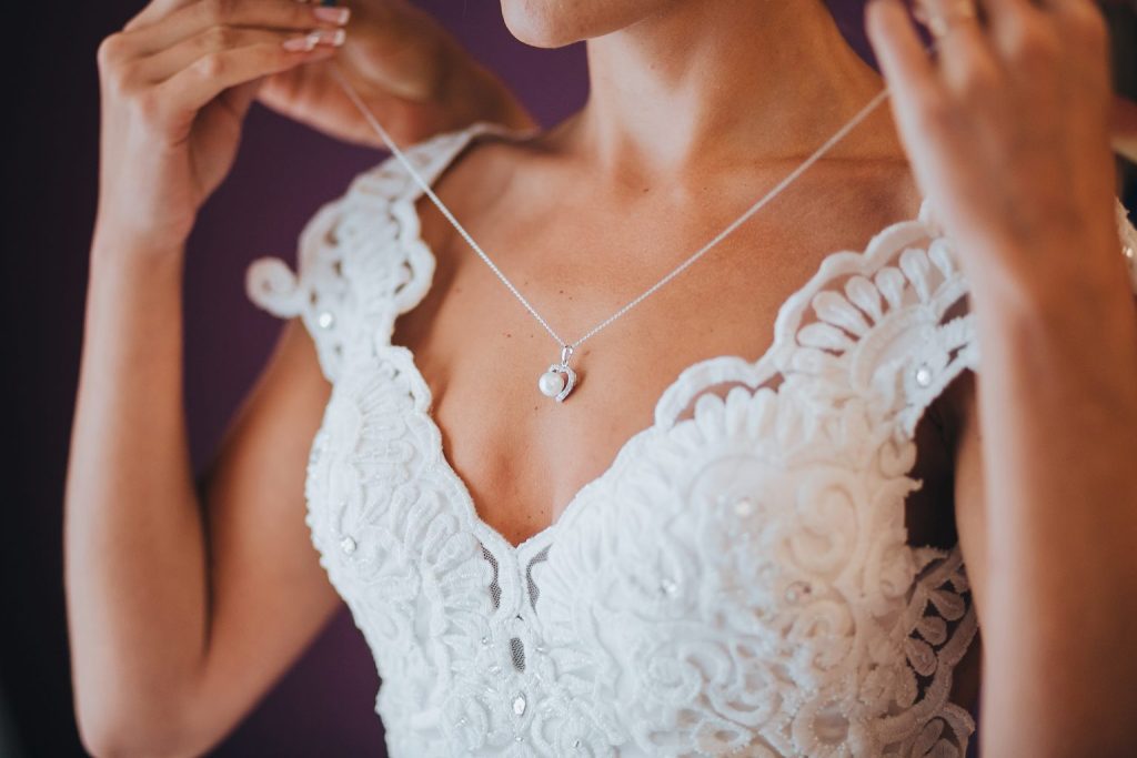 bridal necklace idea