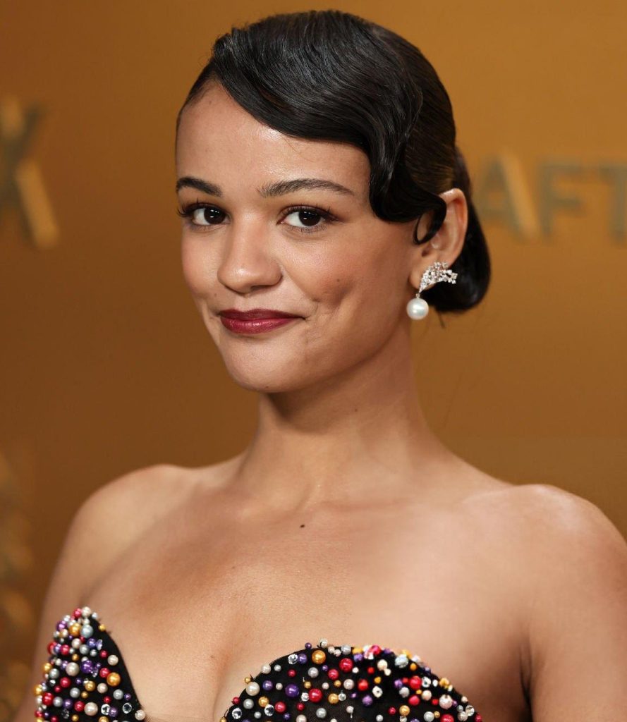 Marisa Bode in Yoko London