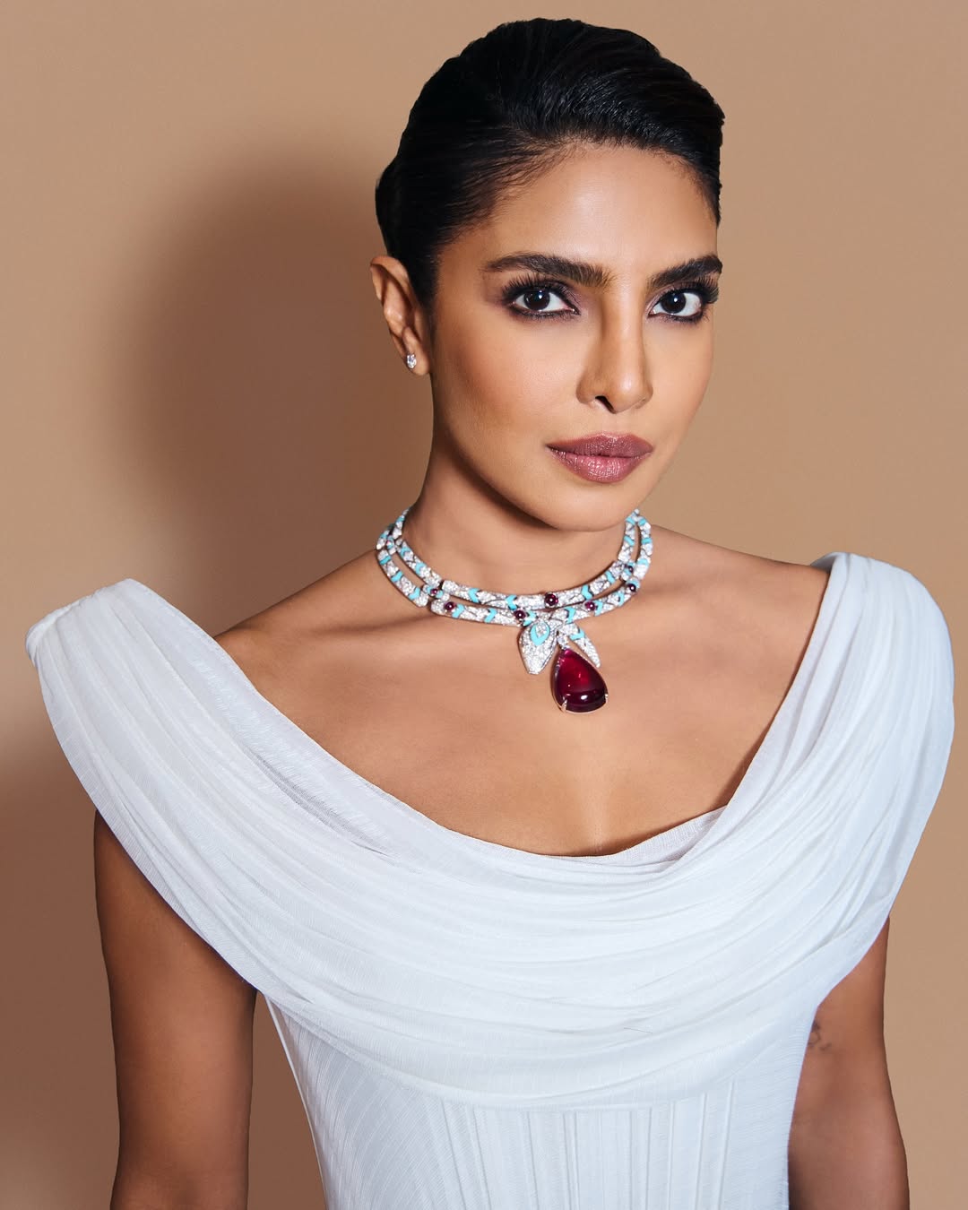 bvlgari-serpenti-infinito-exhibits-mumbai-sewelo