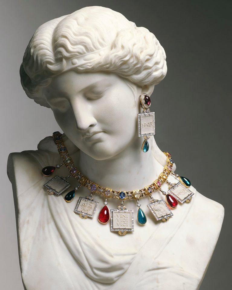 statement-jewelry-pieces-sewelo