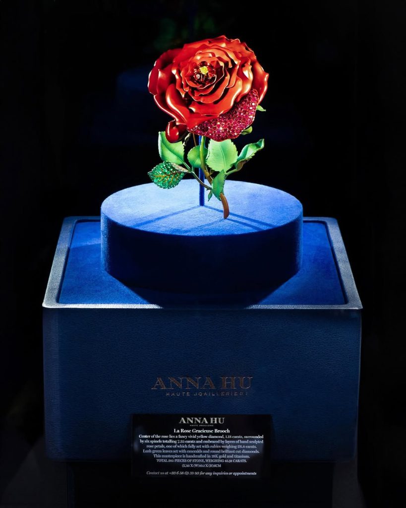 La Rose Gracieuse Brooch