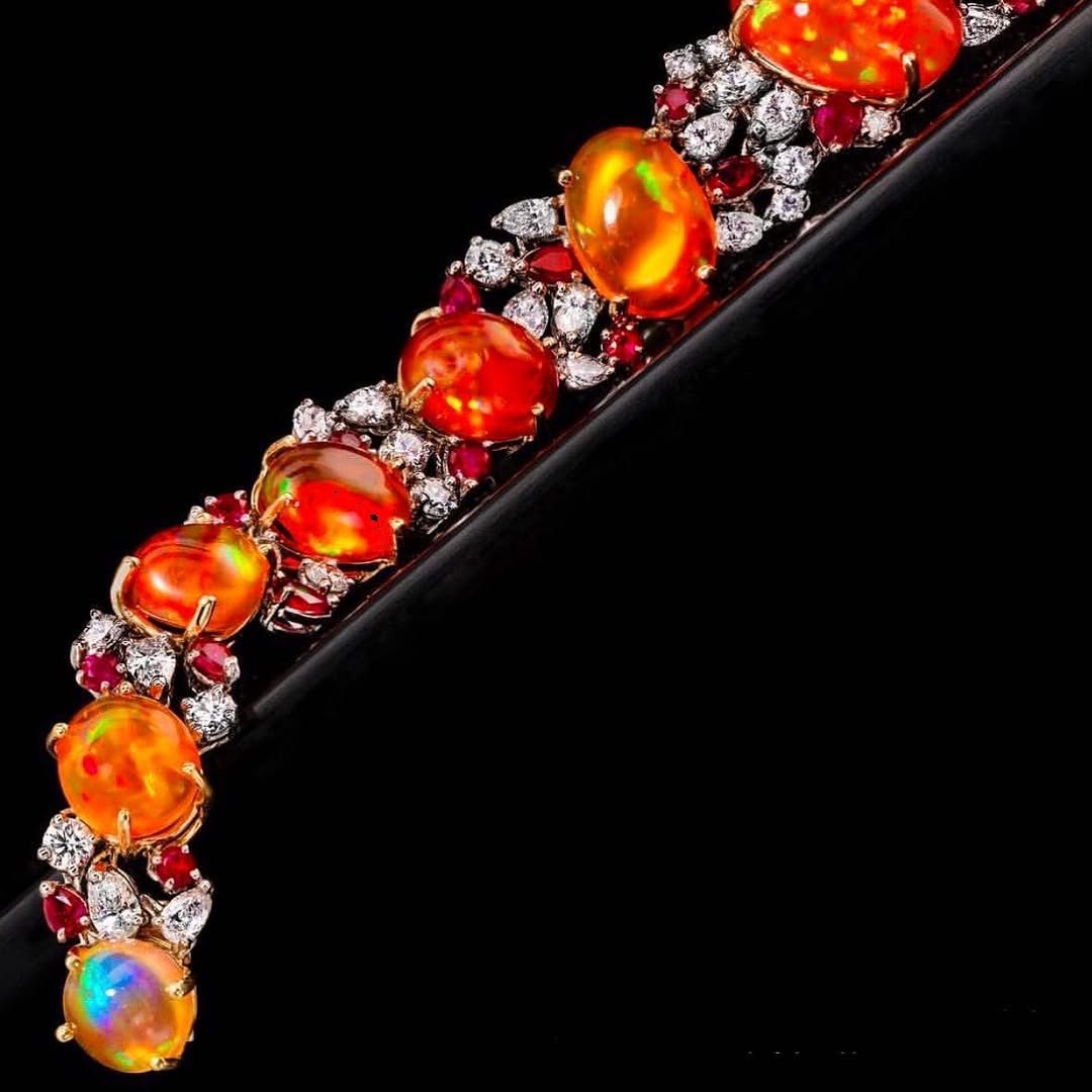 fire-opal-jewelry-vs-black-opal-sewelo