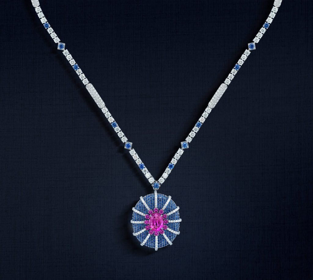 colosseum illuminated necklace