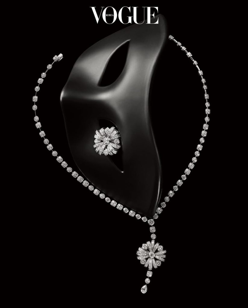 chanel diamond necklace vogue korea