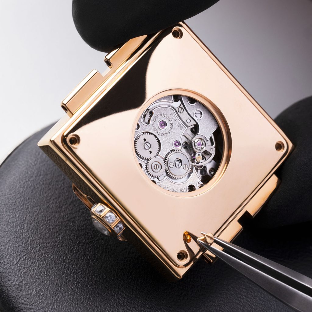 caseback of the bvlgari maglia milanese monete