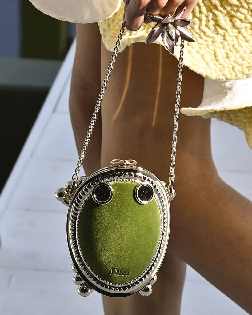 fendi frog minaudiere