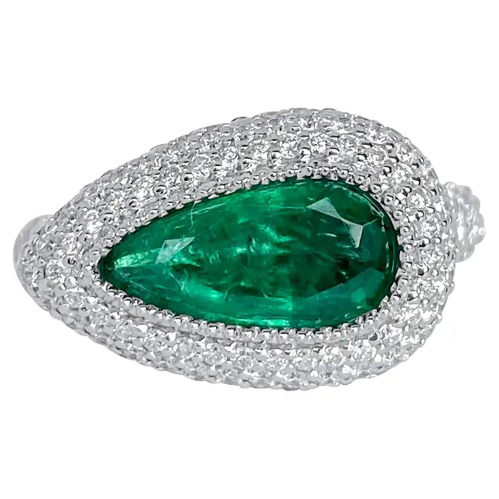 emerald and diamond ring