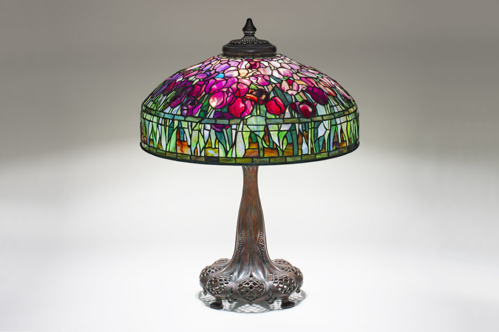 tiffany glass tulip lamp