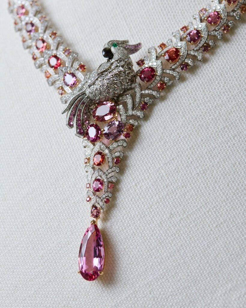 Le-Choeur-des-Pierres-necklace