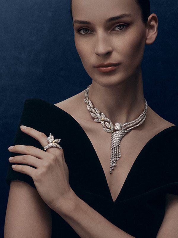 chaumet a journey through nature vanilla flower necklace