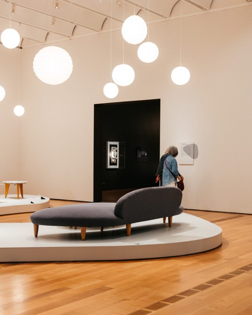 akari light sculpture lamps by isamu noguchi