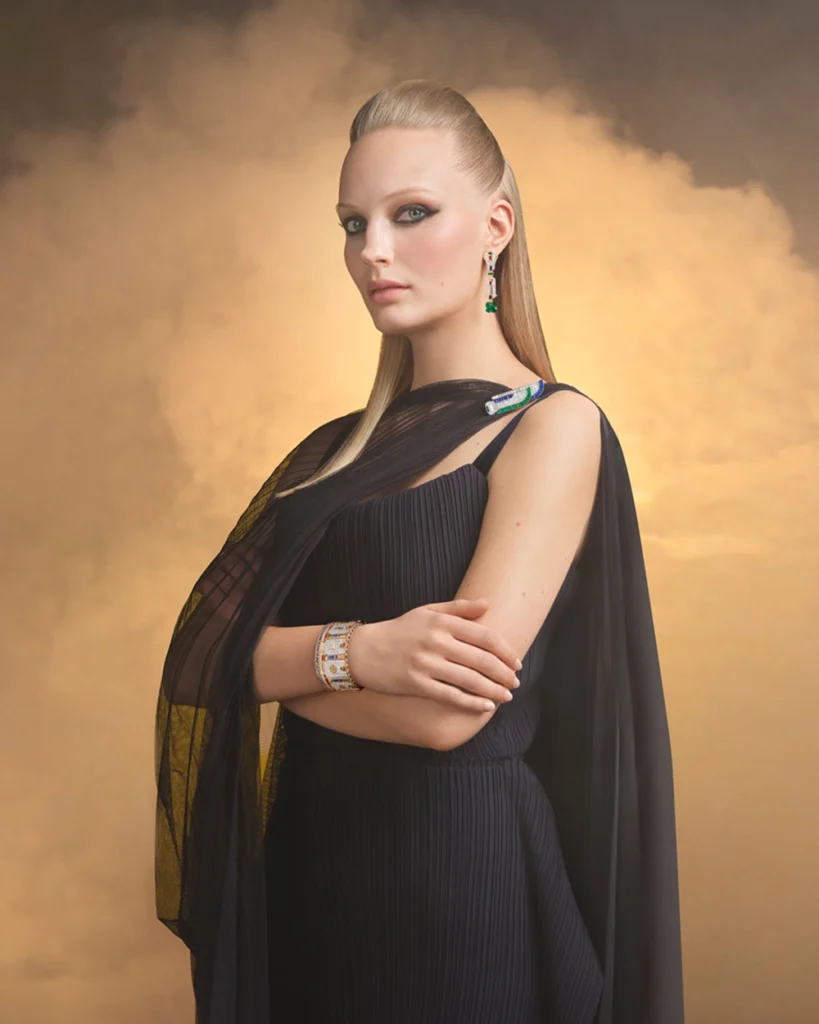 equilibre-sacre-earrings-van-cleef-and-arpels-fascinating-egypt