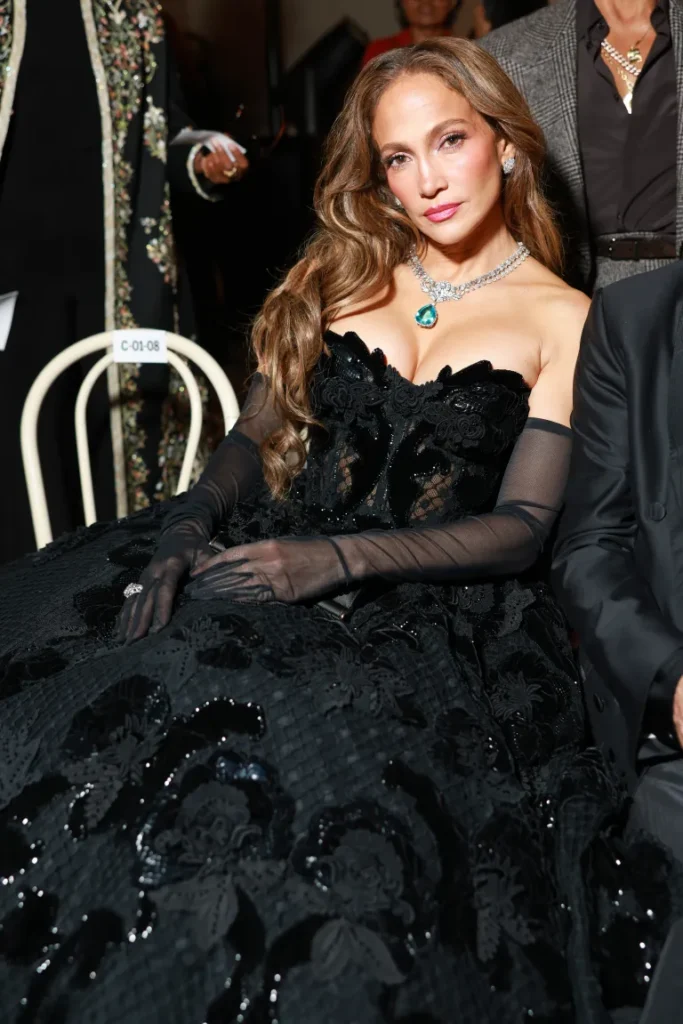jlo dolce gabbana oceania necklace
