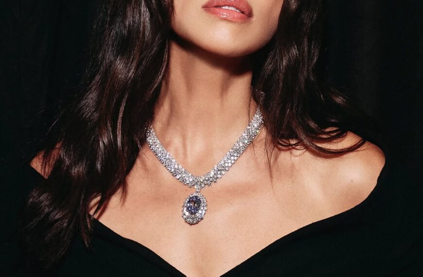 messikas-le-okavango-blue-diamond-necklace-sewelo