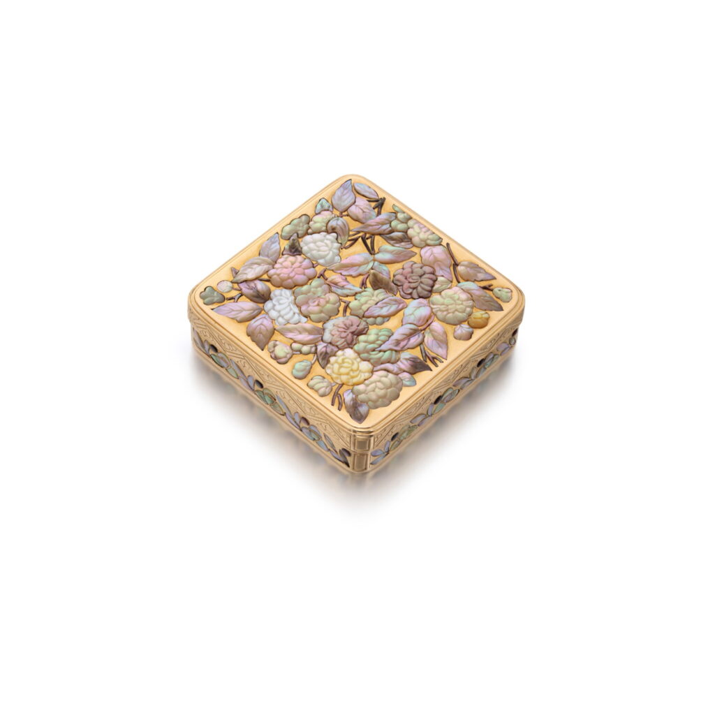Boucheron gold and mother-of-pearl vanity case objects
